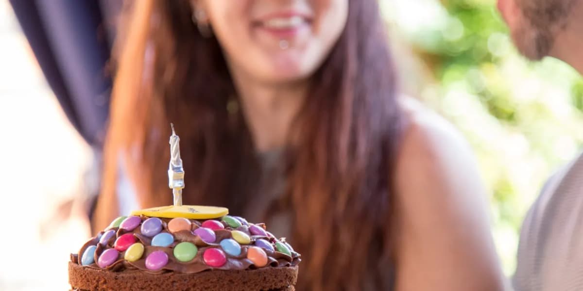 Alternativa al number cake - tarta personalizada con topper